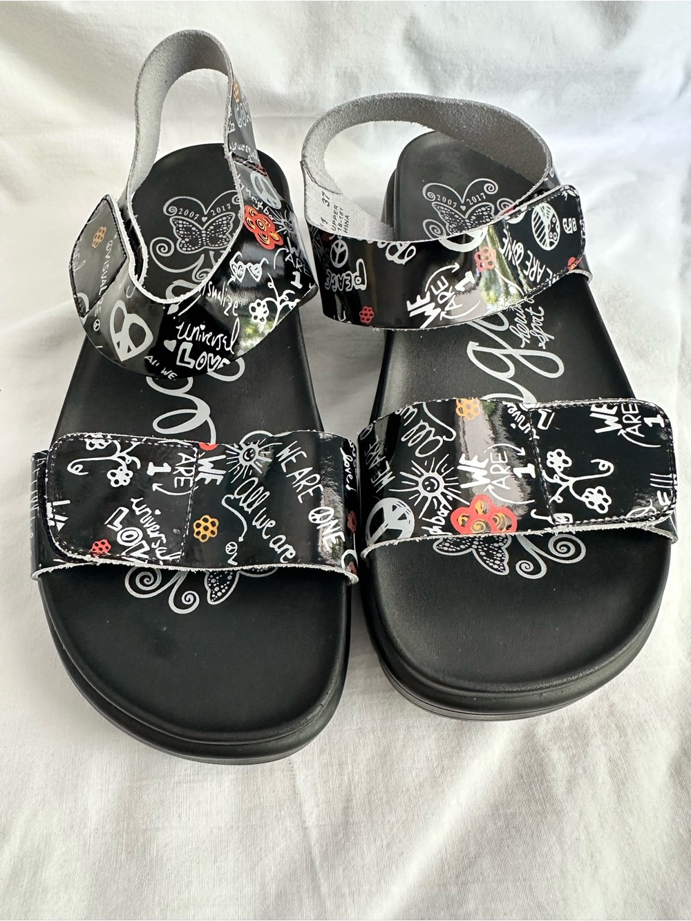 Alegria Playa PLA-311 Sandal 7 EU 37 Black Graffiti Peace Love Platform